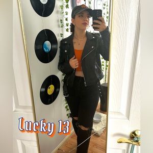 Meet your Posher, Demi